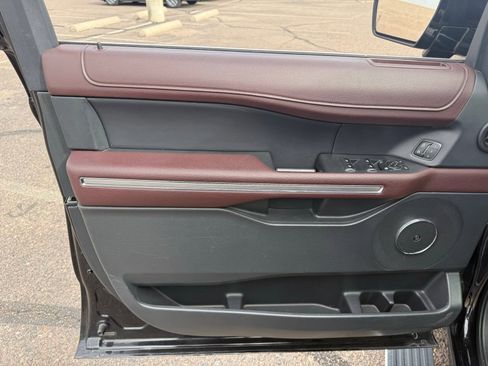 Used 2023 Ford Expedition Max Limited image 15