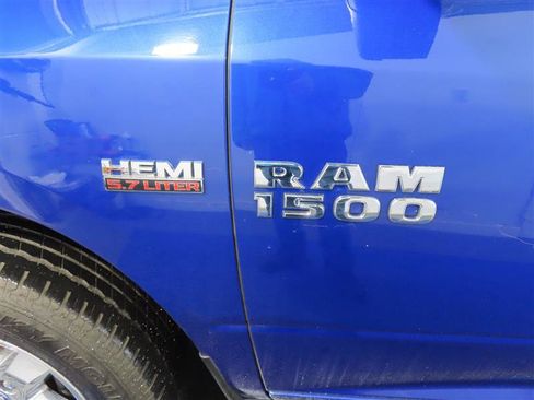 Used 2017 RAM 1500 Express AWD/4WD image 14