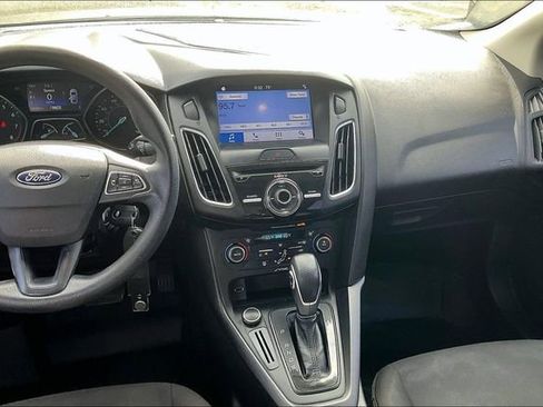 Used 2017 Ford Focus SEL image 6
