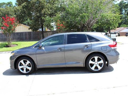 Used 2013 Toyota Venza LE w/ LE Preferred Pkg FWD image 1