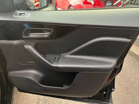 Used 2020 Jaguar F-PACE Premium image 27