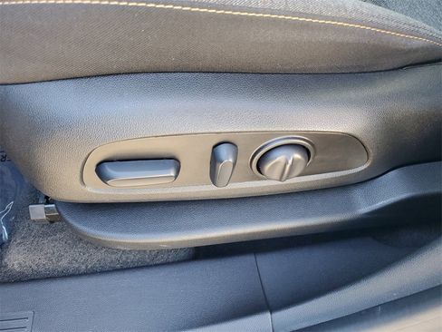 Used 2024 Chevrolet Equinox LT image 7