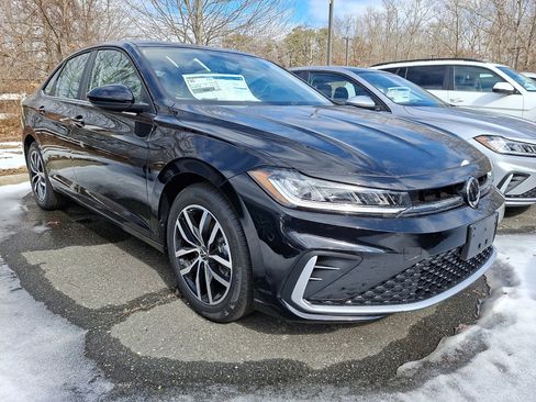 New 2026 Volkswagen Jetta SE image 3