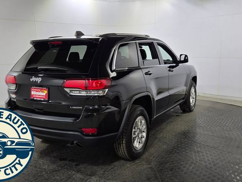 Used 2020 Jeep Grand Cherokee Laredo image 7