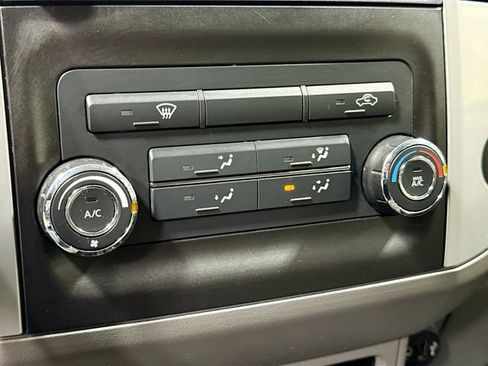 Used 2019 Nissan Frontier SV image 17