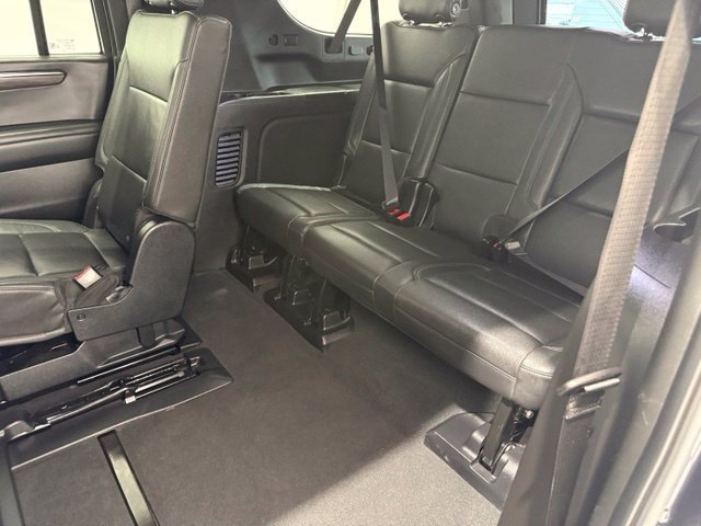 Used 2025 Chevrolet Suburban Z71 AWD/4WD image 21