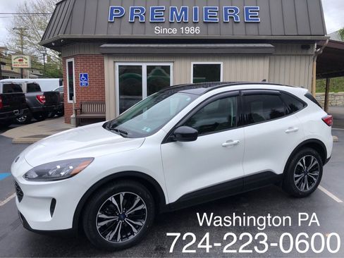 Used 2022 Ford Escape SE w/ SE Sport Appearance Package AWD/4WD image 1