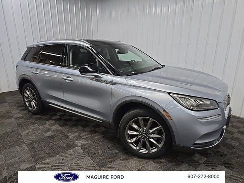 Used 2022 Lincoln Corsair AWD w/ Premium Package image 9