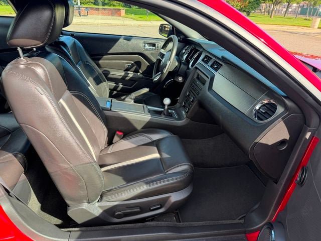 Used 2010 Ford Mustang GT Premium RWD image 11
