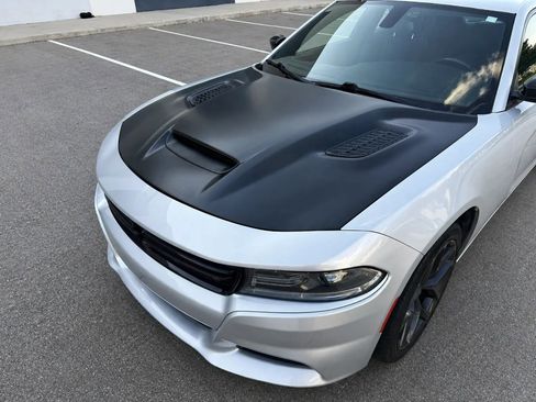 Used 2019 Dodge Charger SXT w/ Blacktop Package RWD image 11