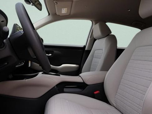 New 2027 Honda HR-V LX image 9