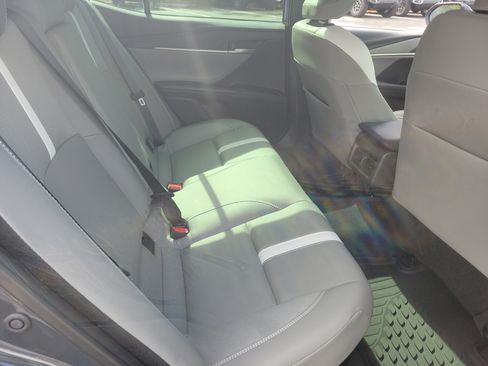 Used 2025 Toyota Camry SE FWD image 13