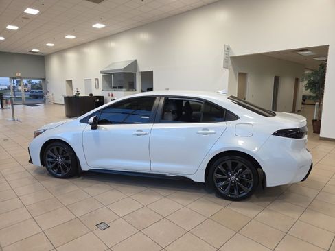 Used 2023 Toyota Corolla SE image 9