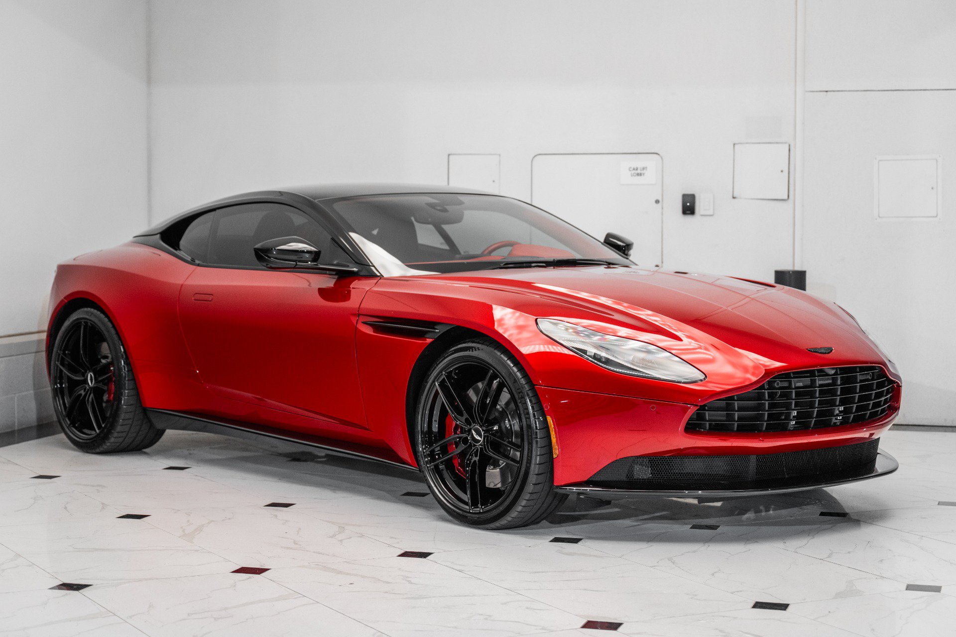 Used 2023 Aston Martin DB11 Coupe RWD image 1