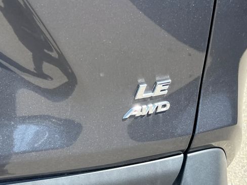 Used 2021 Toyota RAV4 LE image 21