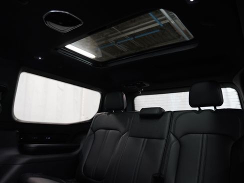 New 2026 Jeep Grand Wagoneer 4WD w/ Premium Group I image 8