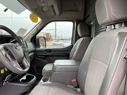 Used 2020 Nissan NV 2500 SV image 14