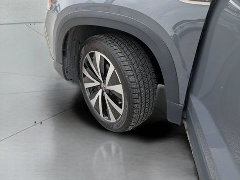 Certified 2023 Volkswagen Taos SE FWD image 35