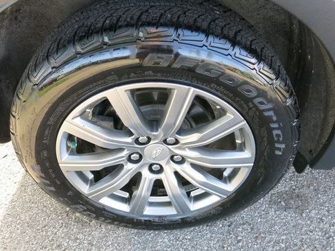 Used 2019 Cadillac XT4 Premium Luxury FWD image 34