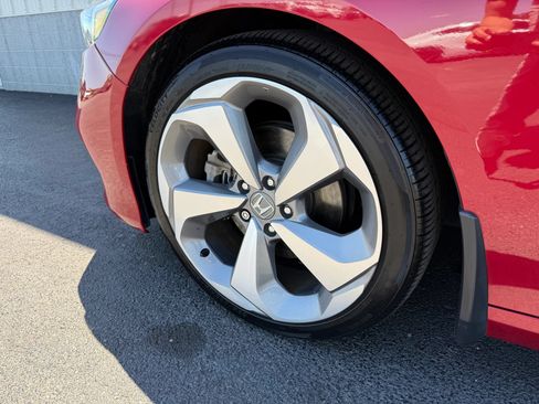 Used 2018 Honda Accord Touring image 13