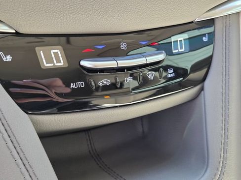 Certified 2024 Cadillac XT5 Premium Luxury w/ Technology Package FWD image 22