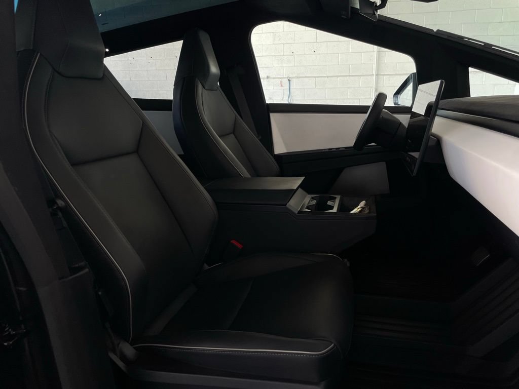 Used 2024 Tesla Cybertruck Cyberbeast AWD/4WD image 18