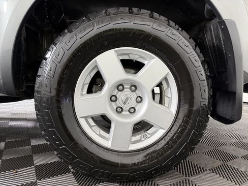 Used 2005 Nissan Frontier SE AWD/4WD image 43
