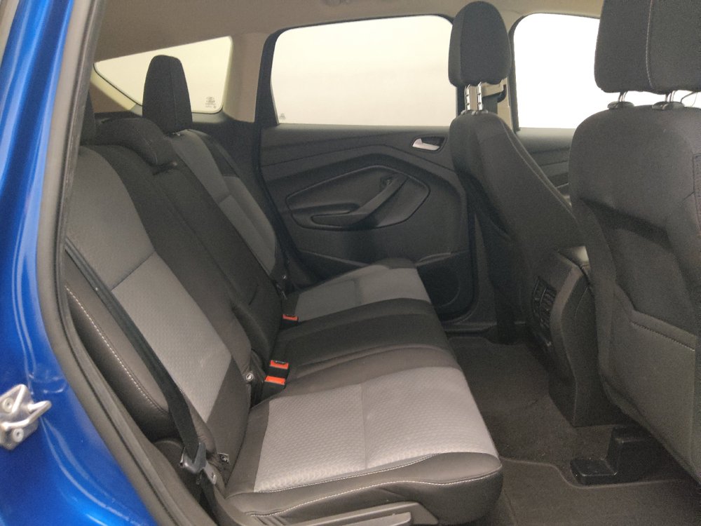 Used 2017 Ford Escape SE w/ SE Cold Weather Package FWD image 19