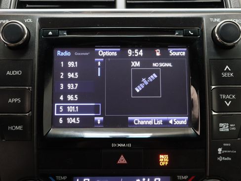 Used 2016 Toyota Camry XLE w/ Moonroof Package FWD image 19
