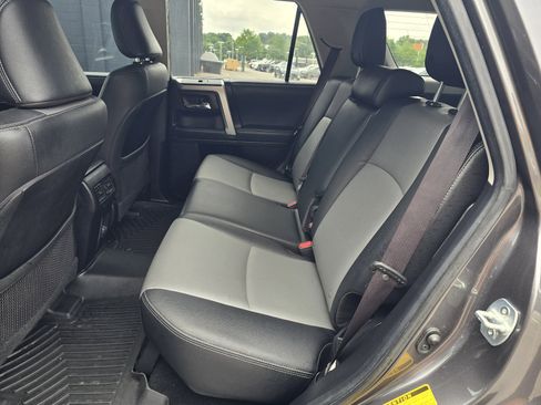 Used 2020 Toyota 4Runner SR5 Premium w/ Moonroof Package AWD/4WD image 12