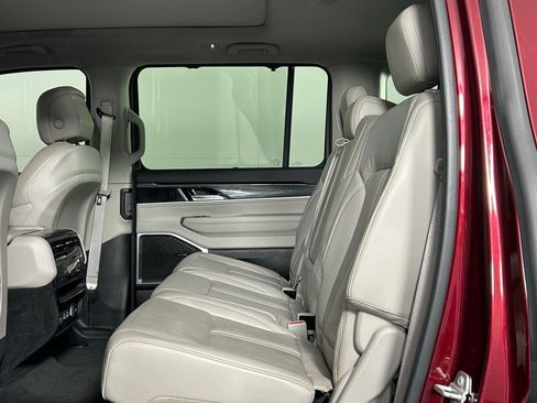 Used 2022 Jeep Wagoneer Series I w/ Convenience Group I AWD/4WD image 18