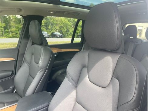 Used 2025 Volvo XC90 T8 Plus w/ Protection Package Premier AWD/4WD image 16