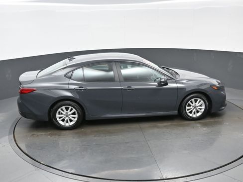 Used 2025 Toyota Camry LE image 40