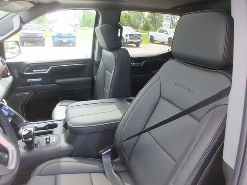 New 2026 GMC Sierra 1500 Denali AWD/4WD image 13
