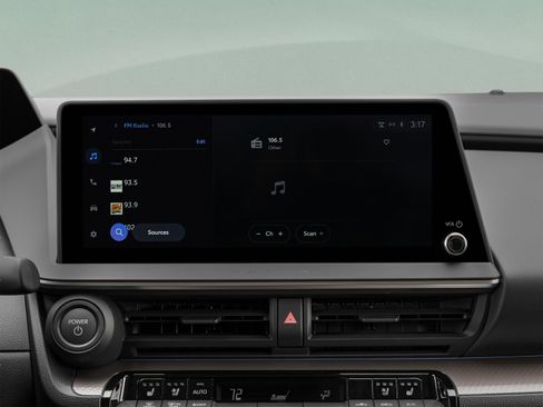 Used 2025 Toyota Prius FWD image 18