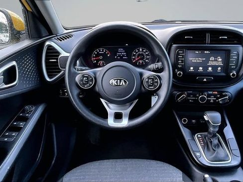 Used 2020 Kia Soul S FWD image 8