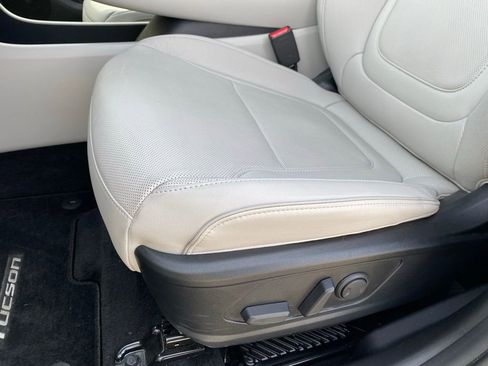 Certified 2026 Hyundai Tucson Limited AWD/4WD image 24