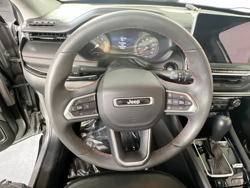 Used 2022 Jeep Compass Trailhawk AWD/4WD image 11