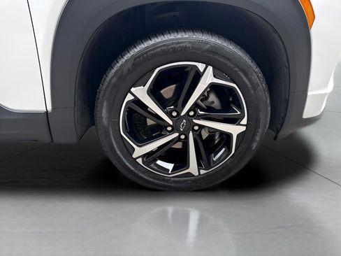 Used 2023 Chevrolet TrailBlazer RS AWD/4WD image 2