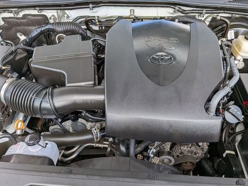 Used 2021 Toyota Tacoma SR AWD/4WD image 29