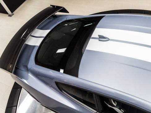 Used 2022 Ford Mustang Shelby GT500 w/ Carbon Fiber Track Pack RWD image 24