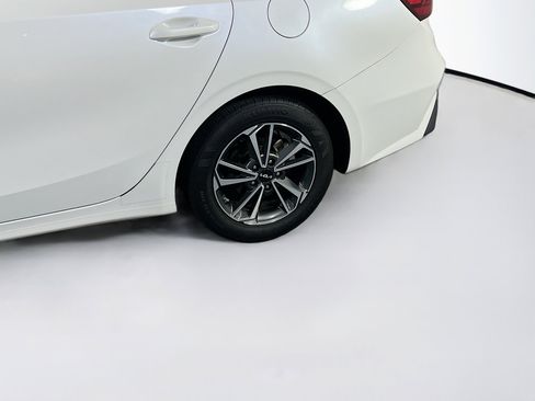 Used 2023 Kia Forte LXS w/ LXS Technology Package image 28