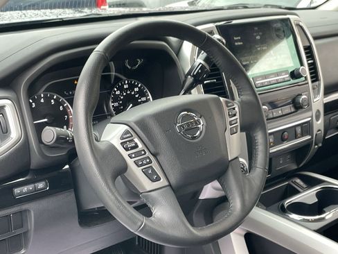 Used 2021 Nissan Titan SV w/ SV Convenience Package image 30