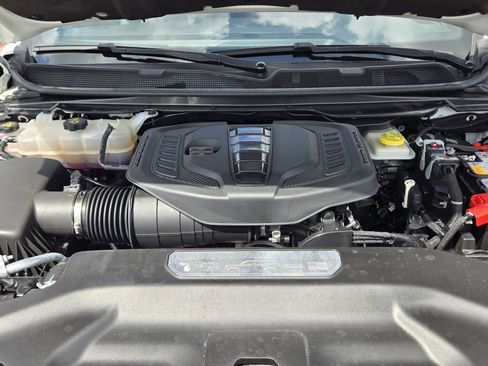 Used 2024 Jeep Wagoneer L Series II image 10