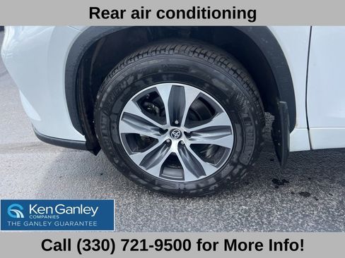 Used 2023 Toyota Highlander XLE AWD/4WD image 16