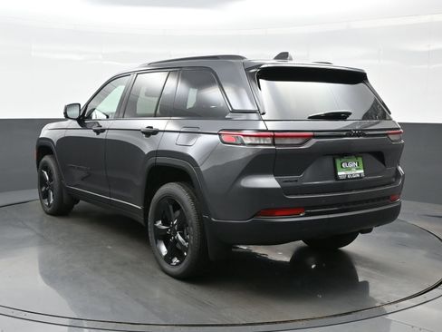 New 2025 Jeep Grand Cherokee Altitude AWD/4WD image 4