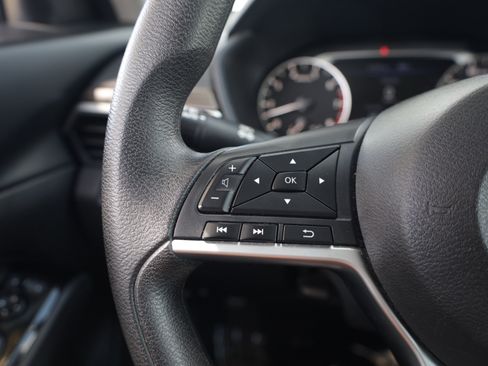 Used 2023 Nissan Altima 2.5 SV FWD image 16