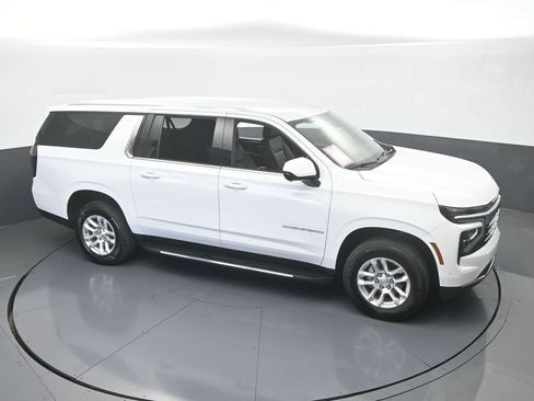 Used 2025 Chevrolet Suburban LT RWD image 60