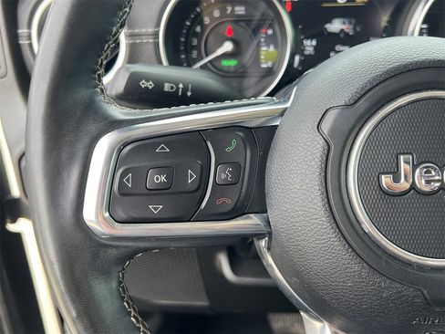 Used 2022 Jeep Wrangler Unlimited Sahara w/ Cold Weather Group image 11