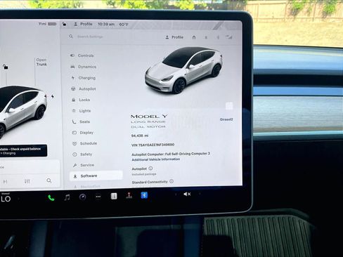 Used 2022 Tesla Model Y Long Range image 23